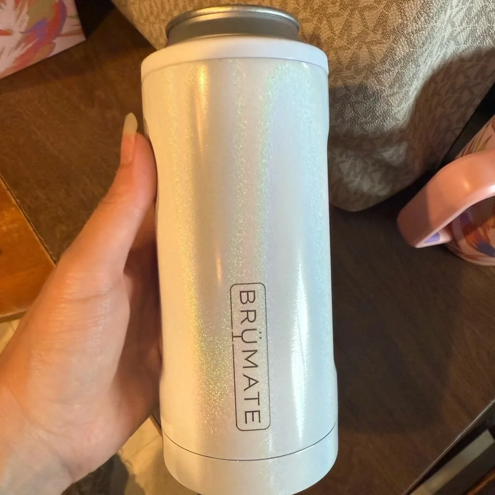 BrüMate White Glitter Slim Can Coozie - Picture 1 of 1